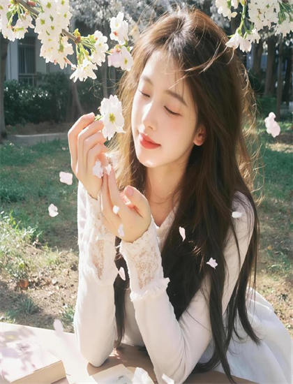 《复仇少女》悬念设置：叙事技巧与观众心理